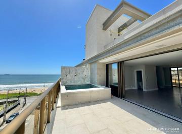 whatsapp-image-2023-12-21-at-141247-2-17031800384696.jpeg · Cobertura Triplex no Ed. Square Hobus na Praia Brava em Itajaí