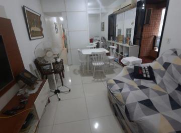 Apartamento · 80m² · 2 Quartos · 1 Vaga · Dois dormitórios com varandas. Mobiliado. Uma quadra praia
