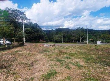 3a796dd54490cc88130e2cb7397f35662dd3cb8f · Excelente terreno em aclive e frente para praça