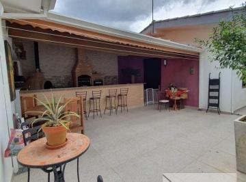 Casa · 160m² · 3 Quartos · 4 Vagas · Casa em Atibaia com 3 quartos no bairro Ressaca