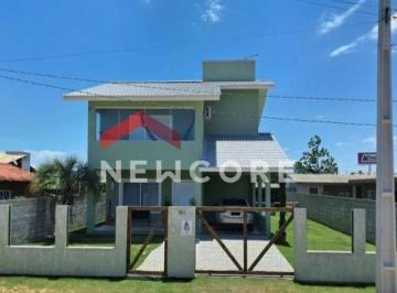 Casa · 186m² · 3 Quartos · 1 Vaga · Casa em Rua Ametista - Campo Duna - Imbituba/SC