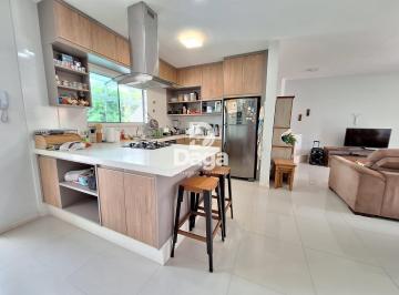 Casa · 224m² · 4 Quartos · 2 Vagas · Casa Alto Padrão em Cachoeira do Bom Jesus, Florianópolis/SC