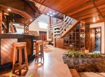 Casa de 5 quartos, Curitiba · Casa 5 Quartos 3 Suítes Churrasqueira Quintal 