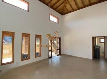 Rural · 185m² · 3 Quartos · Chácara à Venda em Condomínio Fechado com 1.547m² com 3 Quartos e Piscina
