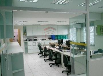 Comercial · 320m² · 4 Quartos · 6 Vagas · Lindo e Bem Localizado Sobrado 613m2 9 Salas e 6 Vagas na Mooca Rua Chamanta