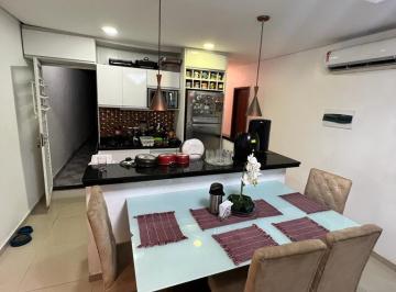 Casa de 3 quartos, Manaus · CASA A VENDA COM 3 DORMITÓRIOS E UMA SUÍTE.