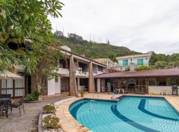1 · Casa Residencial de 5 dorms no bairro Trindade