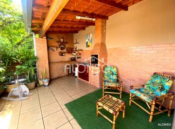 Casa de 2 quartos, São Paulo · CASA COM 02 SUÍTES E ENTRADA LATERAL !!!