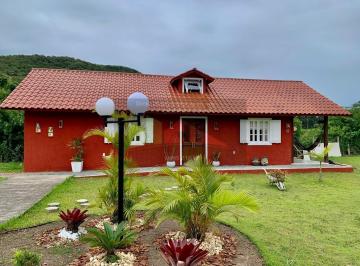 Casa · 150m² · 3 Quartos · 1 Vaga · Imóvel com duas casas à venda no bairro do Sambaqui, Florianópolis/SC