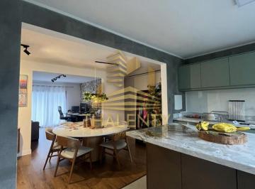 Casa · 238m² · 5 Quartos · 3 Vagas · Casa à venda - em Pilarzinho
