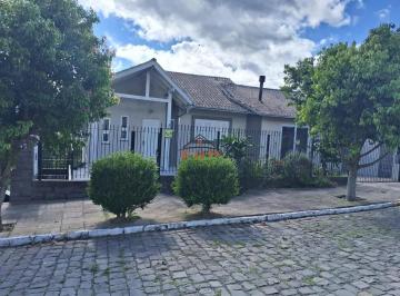 Casa · 224m² · 3 Quartos · 2 Vagas · CASA AMPLA 3 DORMITÓRIOS