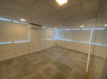 Comercial · 300m² · 3 Vagas · Conjunto comercial á venda com 300m²