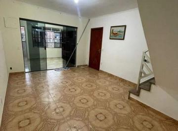 Casa · 324m² · 5 Quartos · 2 Vagas · Sobrado de 232m² localizado no bairro Baeta Neves em São Bernardo do Campo/SP.