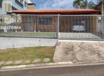 Foto 01 · Casa com 3 dormitórios, sendo 1 suíte, casa térrea Além disso, conta com salas de estar com lareira