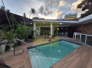 Casa · 200m² · 3 Quartos · 2 Vagas · Casa Alto Padrão em Olinda uma quadra do mar 4qtos 2vgs piscina churrasq. quintal financia