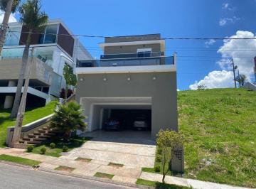 Casa · 243m² · 3 Quartos · 6 Vagas · Casa à venda - em Fazenda Rodeio