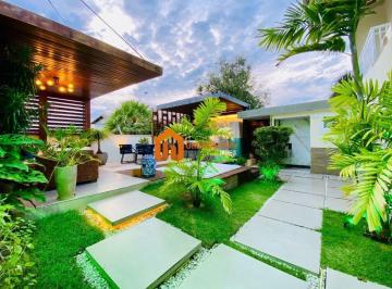 Casa · 380m² · 5 Quartos · 4 Vagas · Esta casa é marcante e transmite a sensação que cada detalhe foi pensado com maestria.