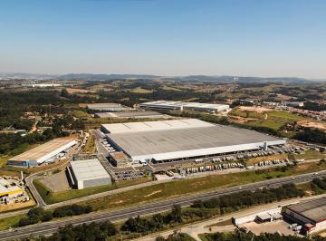 Comercial , Louveira · Excelente galpão em Louveira, localização privilegiada e fácil acesso