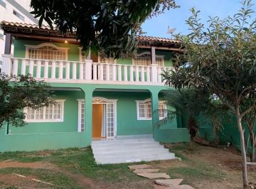Casa de 4 quartos, Vicente Pires · CASA AVENIDA COMERCIAL ESCRITURADA COM HABITE-SE - PODENDO CONSTRUIR PRÉDIO -