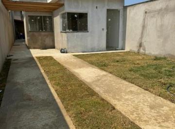 Foto 02 · Oportunidade- Excelente casa linear bairro  Santa Mônica com 02 quartos, 01 suíte, salas de estar e 