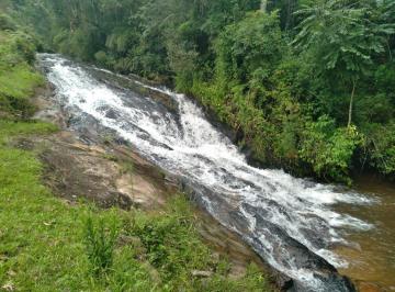 507732_i63F627W944a2H46U5f9a_50773265df7852d31ce.jpg · Sítio em Rancho Queimado, com 80 hectares (ha) de terra