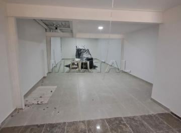 Comercial · 200m² · 2 Vagas · Casa comercial com  Salão, 50m²,  recepção, 2 salas, 2 banheiros e 2 vagas