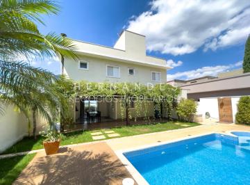 Foto 01 · Casa Neoclássica à venda com 3 suítes, 4 vagas e lazer completo, em Alphaville