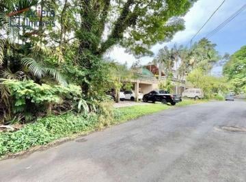 ad0435a2e58208d0d539ed5e2ee47754f9e05556 · OPORTUNIDADE. Casa TÉRREA com PÉ DIREITO ALTO, MUITA PRIVACIDADE e EXCELENTE POTENCIAL.- POTENCIAL