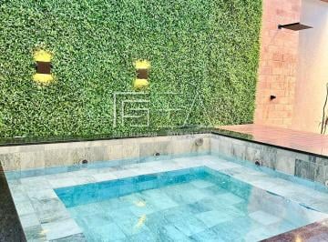 Casa · 282m² · 4 Quartos · 2 Vagas · Residência de Luxo com Ofurô: Localização Privilegiada