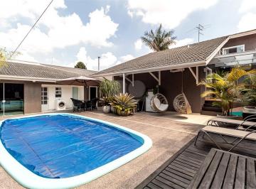 Casa de 5 quartos, Curitiba · Casa 5 Quartos 5 Banheiros 2 Suítes Piscina Aquecida  