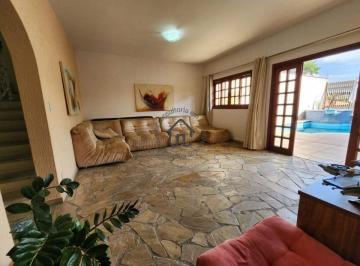 sala · Casa à venda no Centro de Vinhedo.