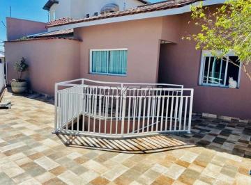 Casa · 125m² · 3 Quartos · 2 Vagas · Casa na Região da Água Fria com 125m², com 3 dormitórios, 2 suítes, 3 banheiros e 2 vagas.