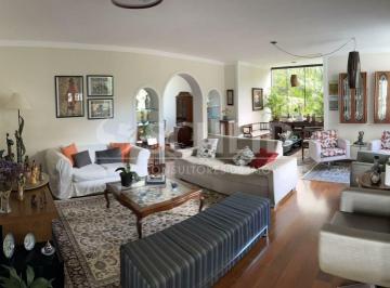 Apartamento · 180m² · 4 Quartos · 3 Vagas · Lindo e confortável apto