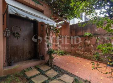 Casa de 3 quartos, São Paulo · Encantadora Casa no Brooklin: 3 Quartos, 2 Banheiros e Edícula, com 215m² de Área Total