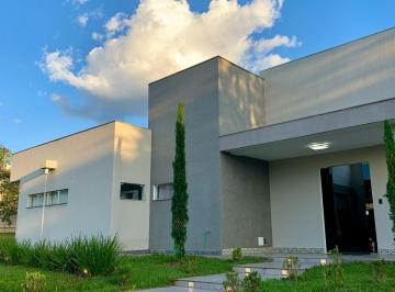 Casa de 4 quartos, Brasília · EXCELENTE CASA TÉRREA COM 4 SUÍTES RECÉM CONSTRUÍDA