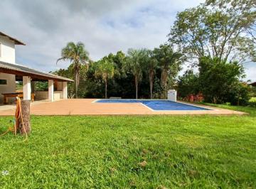 Casa de 5 quartos, Hidrolândia · Linda casa Condomínio Águas da Serra com lago de pesca e esportes. 