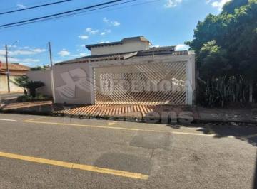 Casa · 450m² · 3 Quartos · 4 Vagas · Tarraf II - casa com 3 dormitórios, sendo 1 suite, localização privilegiada, rua no meio do bairro, 