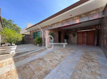 e9be5526f74f256b911ab4ae823985251f9ee4b7 · Casa com 4 dormitórios à venda, 262 m² por R$ 1.600.000,00 - Balneário Stella Maris - Peruíbe/SP