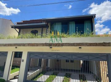 Casa · 4 Quartos · Vendo ou alugo linda casa