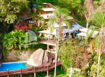 Casa · 353m² · 6 Quartos · 4 Vagas · CASA COM VISTA PARA O MAR E PROXIMO A PRAIA