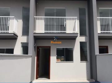 Casa · 70m² · 2 Quartos · 1 Vaga · Sobrado com passagem lateral no bairro Rio Branco!