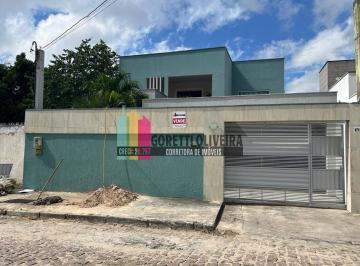 Casa · 300m² · 5 Quartos · 2 Vagas · Casa com 5/4 (4 suítes) no bairro SIM