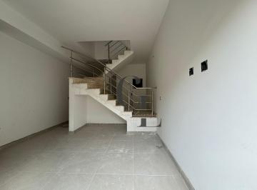 Casa de 3 quartos, São Paulo · Sobrado novo à venda com 3 suítes, quintal e 2 vagas em Santa Teresinha