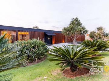 f9bf9fcff00721ddc830ab9231a2688ee6204d83 · Casa moderna com 7 suítes e ampla área verde