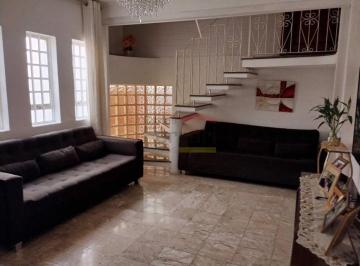 Casa · 143m² · 5 Quartos · 2 Vagas · IMÓVEL NO JARDIM TREMEMBÉ, SÃO 2 CASAS NO MESMO TERRENO COM 143 M2, POSSUI 2 VAGAS COBERTAS