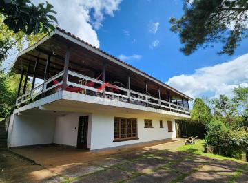 Casa · 306m² · 5 Quartos · 2 Vagas · Casa em Rua 7 - Vila Natal - Campos do Jordão/SP