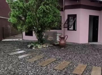 Casa · 157m² · 3 Quartos · 2 Vagas · Casa com 1 suíte + 2 dormitórios, churrasqueira e fogão a lenha no João Costa