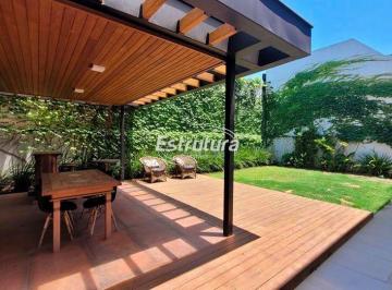 Casa · 271m² · 3 Quartos · 2 Vagas · Casa alto padrão em condomínio fechado