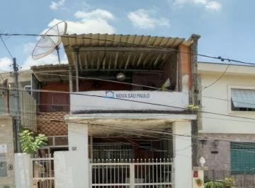 Casa · 150m² · 2 Quartos · 1 Vaga · Sobrado para reforma no Jardim da Glória, São Paulo: Suítes, Varanda e Subsolo Versátil