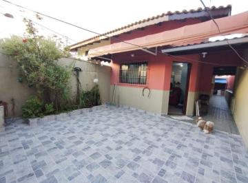 44296.jpg · Casa com 3 dormitórios próximo à praia no bairro Balneário Tropical